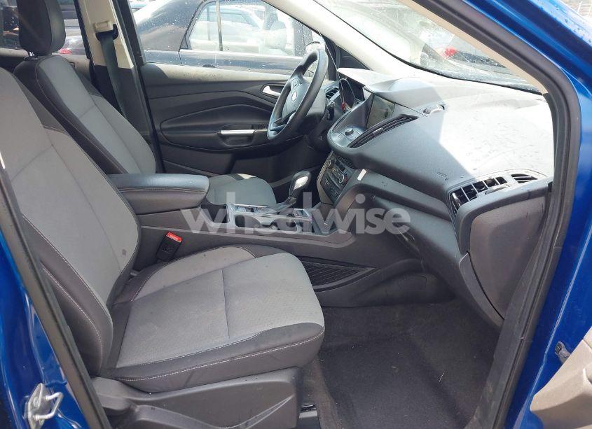 Photo 5 of 2019 Ford Escape SE (VIN 1FMCU0GD2KUA15973)