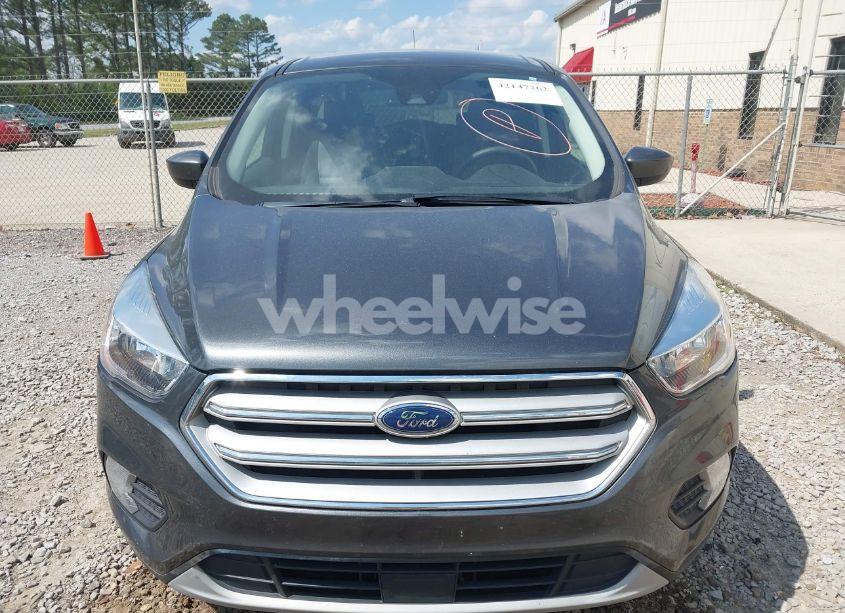 Photo 6 of 2019 Ford Escape SE (VIN 1FMCU0GD2KUB38690)