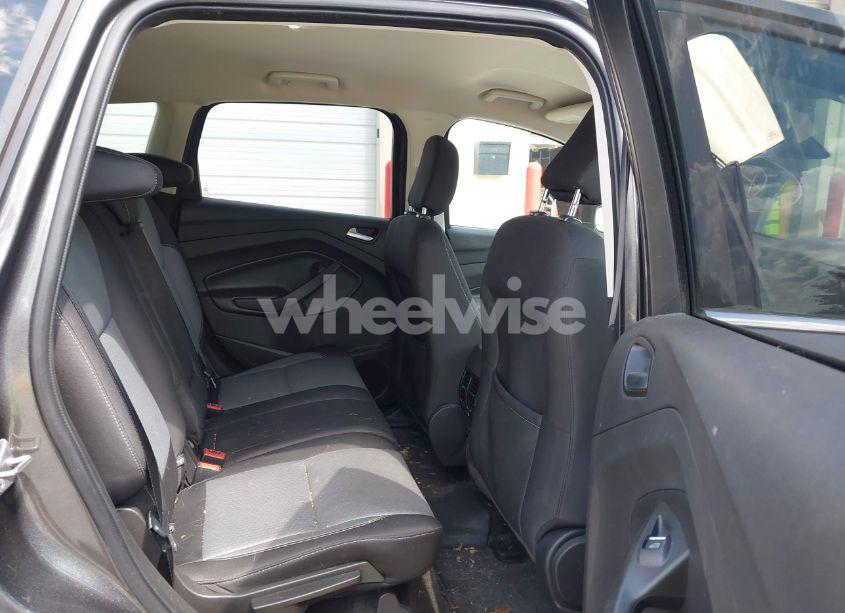 Photo 8 of 2019 Ford Escape SE (VIN 1FMCU0GD2KUB38690)