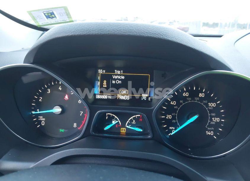 Photo 7 of 2019 Ford Escape SE (VIN 1FMCU0GD2KUB43680)
