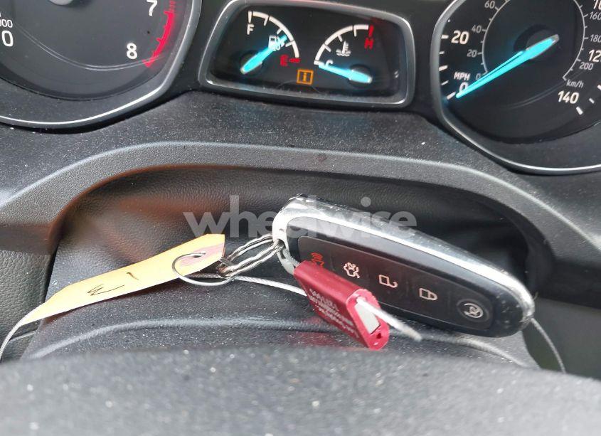 Photo 11 of 2019 Ford Escape SE (VIN 1FMCU0GD2KUB49611)