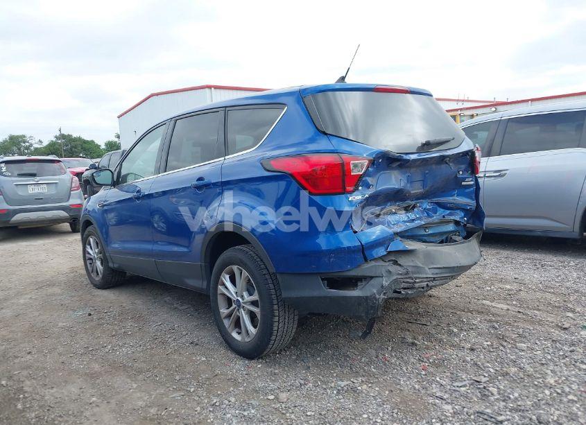 Photo 15 of 2019 Ford Escape SE (VIN 1FMCU0GD2KUB49611)