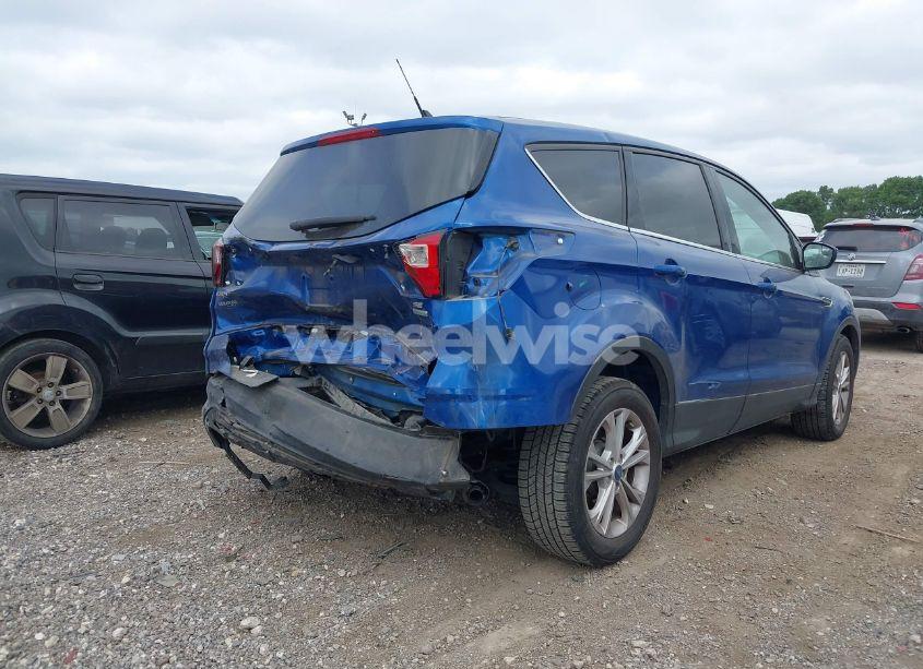 Photo 4 of 2019 Ford Escape SE (VIN 1FMCU0GD2KUB49611)