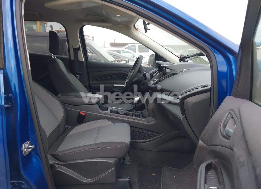 Photo 5 of 2019 Ford Escape SE (VIN 1FMCU0GD2KUB49611)
