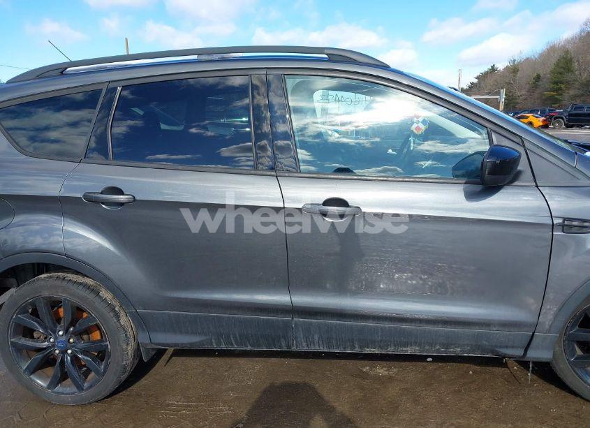 Photo 13 of 2017 Ford Escape SE (VIN 1FMCU0GD3HUA02643)