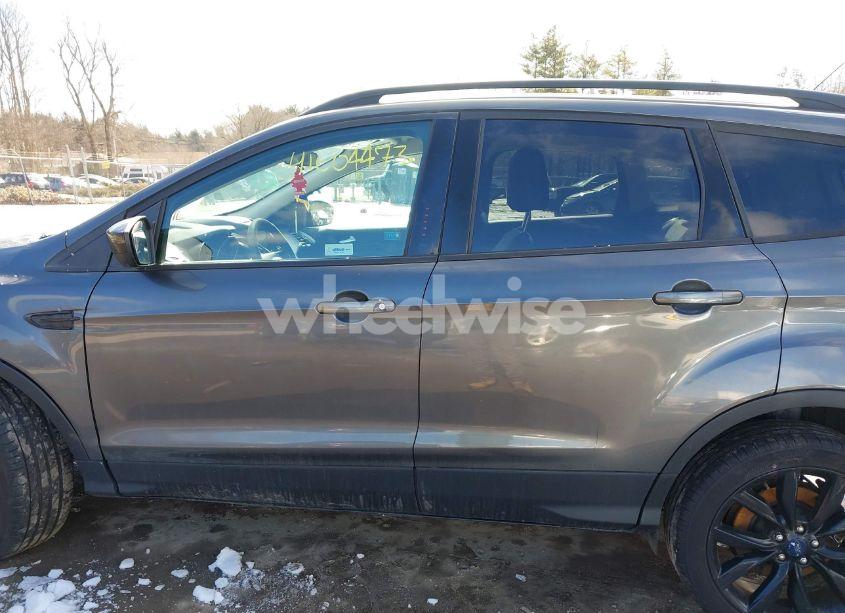 Photo 14 of 2017 Ford Escape SE (VIN 1FMCU0GD3HUA02643)