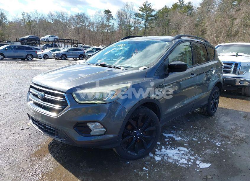 Photo 2 of 2017 Ford Escape SE (VIN 1FMCU0GD3HUA02643)