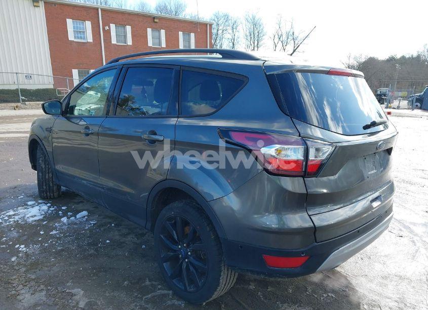 Photo 3 of 2017 Ford Escape SE (VIN 1FMCU0GD3HUA02643)