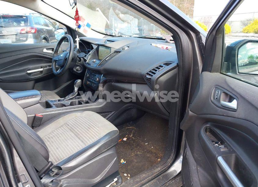 Photo 5 of 2017 Ford Escape SE (VIN 1FMCU0GD3HUA02643)