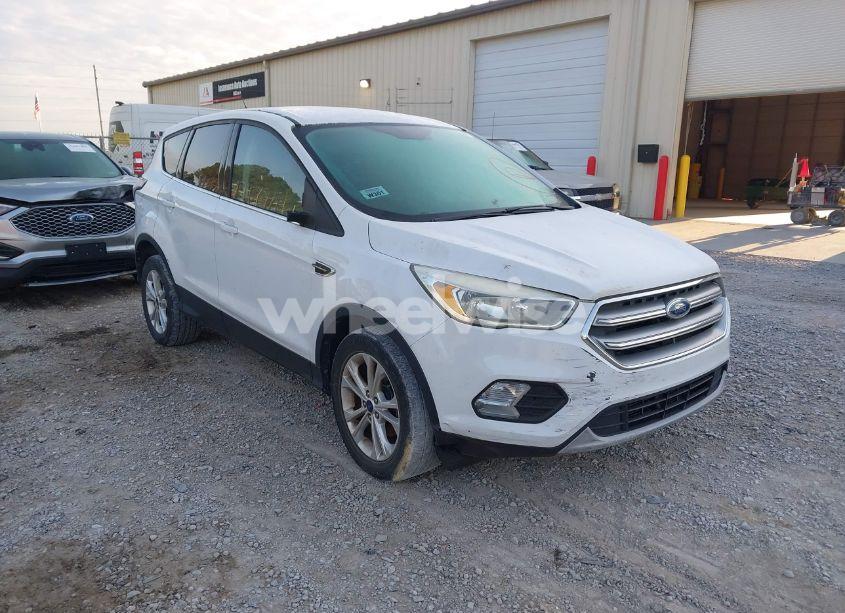 2017 Ford Escape SE (VIN 1FMCU0GD3HUA52989) main photo