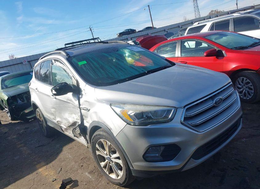 2017 Ford Escape SE (VIN 1FMCU0GD3HUA62261) main photo