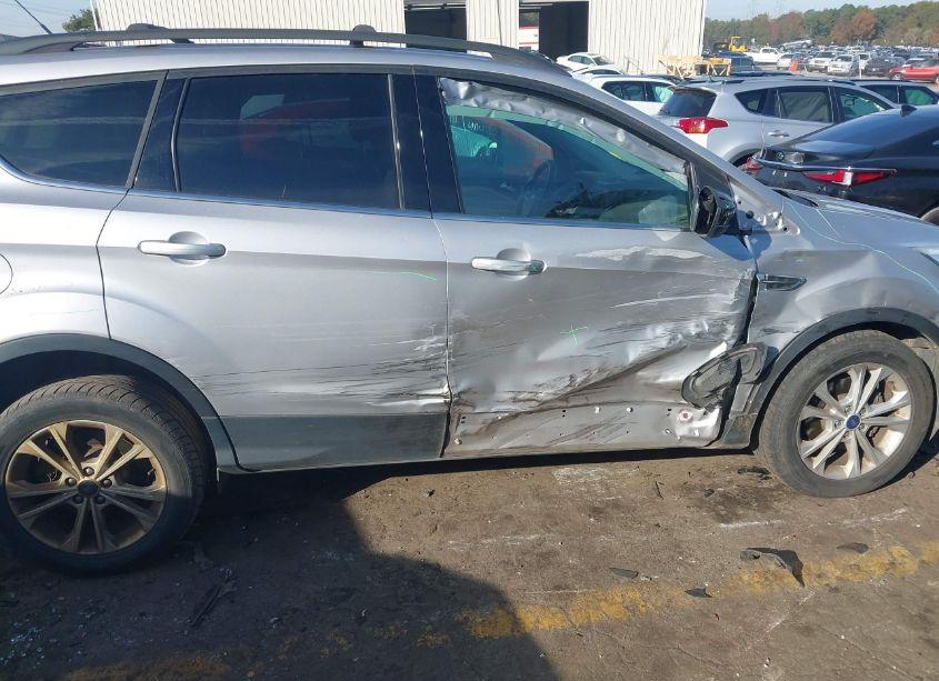 Photo 6 of 2017 Ford Escape SE (VIN 1FMCU0GD3HUA62261)