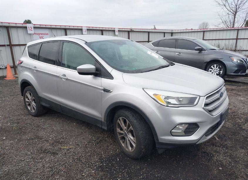 2017 Ford Escape SE (VIN 1FMCU0GD3HUB30543) main photo