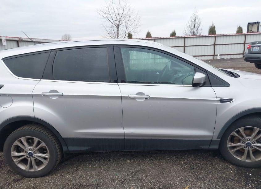 Photo 13 of 2017 Ford Escape SE (VIN 1FMCU0GD3HUB30543)