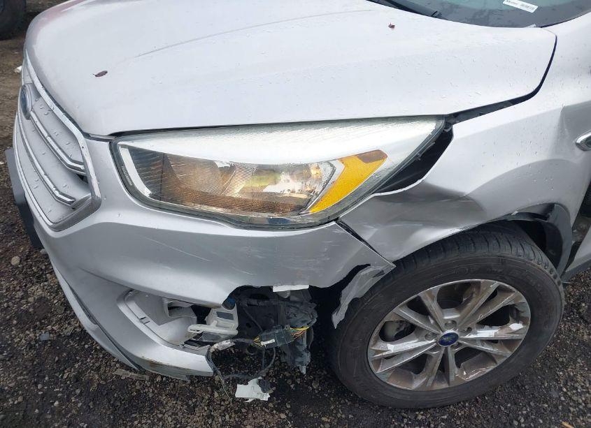 Photo 6 of 2017 Ford Escape SE (VIN 1FMCU0GD3HUB30543)