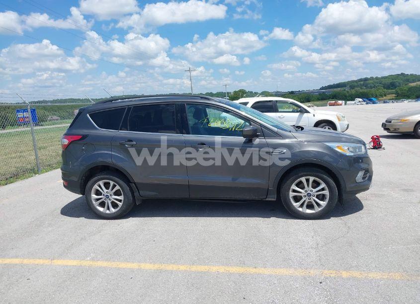 Photo 13 of 2017 Ford Escape SE (VIN 1FMCU0GD3HUB77880)