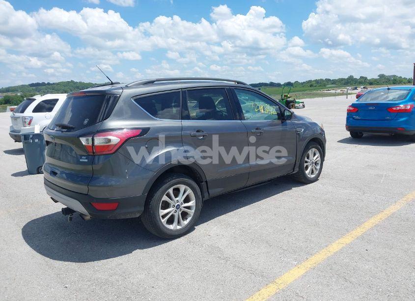 Photo 4 of 2017 Ford Escape SE (VIN 1FMCU0GD3HUB77880)