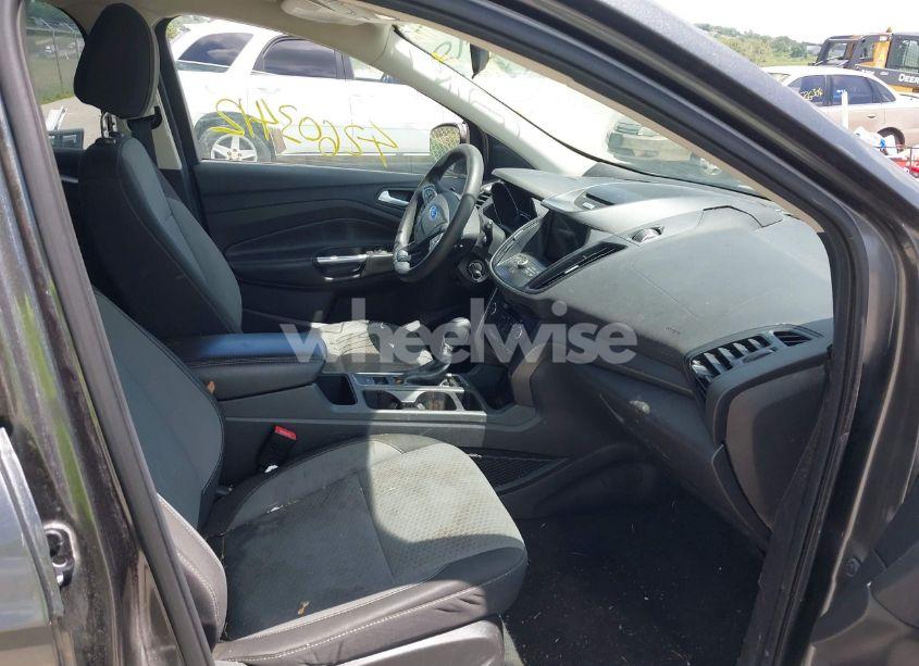 Photo 5 of 2017 Ford Escape SE (VIN 1FMCU0GD3HUB77880)