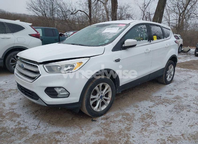 Photo 2 of 2017 Ford Escape SE (VIN 1FMCU0GD3HUB83095)