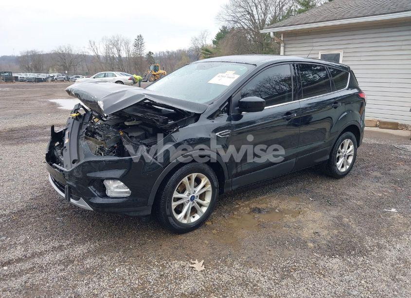 Photo 2 of 2017 Ford Escape SE (VIN 1FMCU0GD3HUC86839)