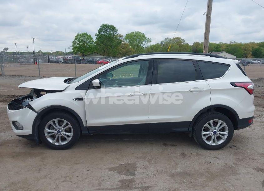 Photo 15 of 2017 Ford Escape SE (VIN 1FMCU0GD3HUD15367)