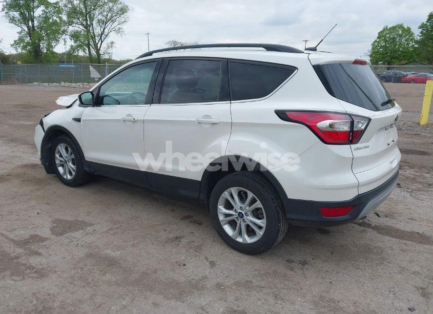 Photo 3 of 2017 Ford Escape SE (VIN 1FMCU0GD3HUD15367)