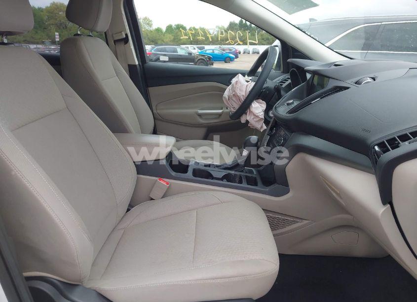 Photo 5 of 2017 Ford Escape SE (VIN 1FMCU0GD3HUD15367)