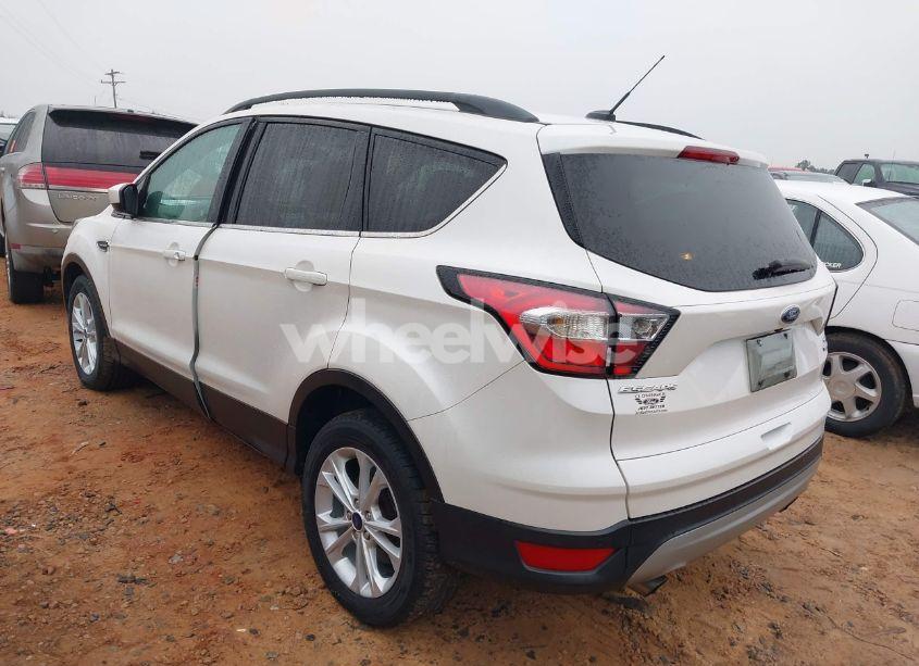 Photo 3 of 2017 Ford Escape SE (VIN 1FMCU0GD3HUD27325)