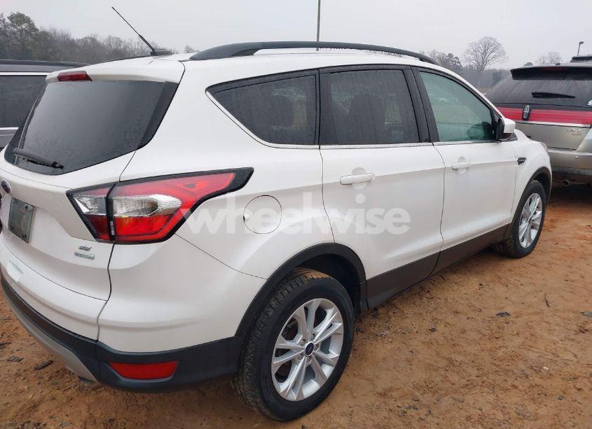 Photo 4 of 2017 Ford Escape SE (VIN 1FMCU0GD3HUD27325)