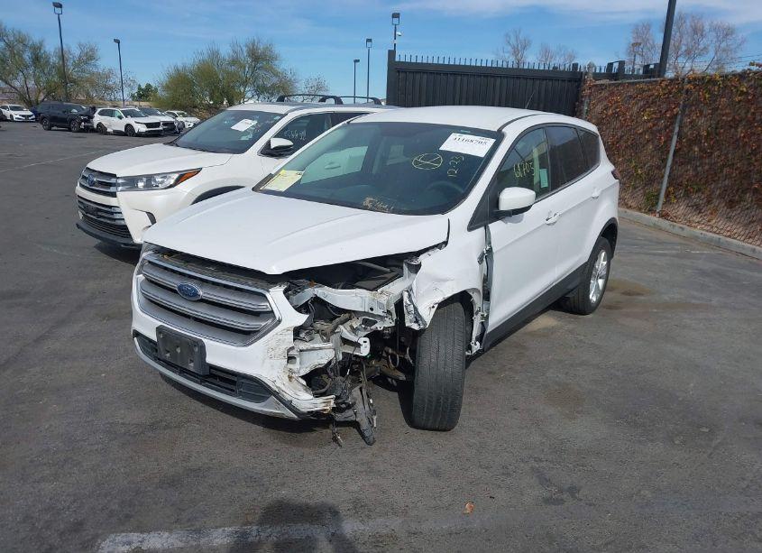 Photo 2 of 2017 Ford Escape SE (VIN 1FMCU0GD3HUD42424)