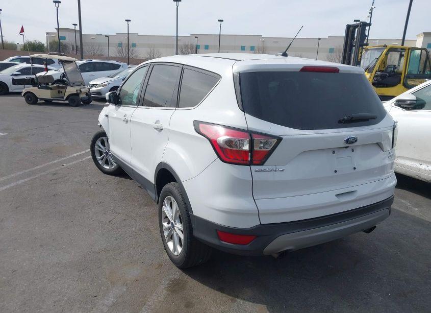 Photo 3 of 2017 Ford Escape SE (VIN 1FMCU0GD3HUD42424)