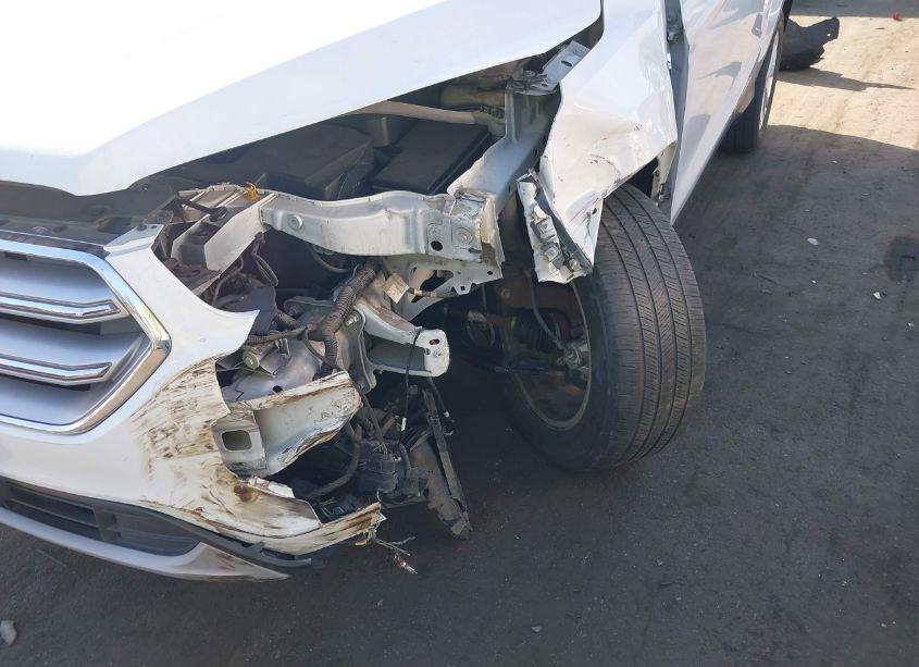 Photo 6 of 2017 Ford Escape SE (VIN 1FMCU0GD3HUD42424)