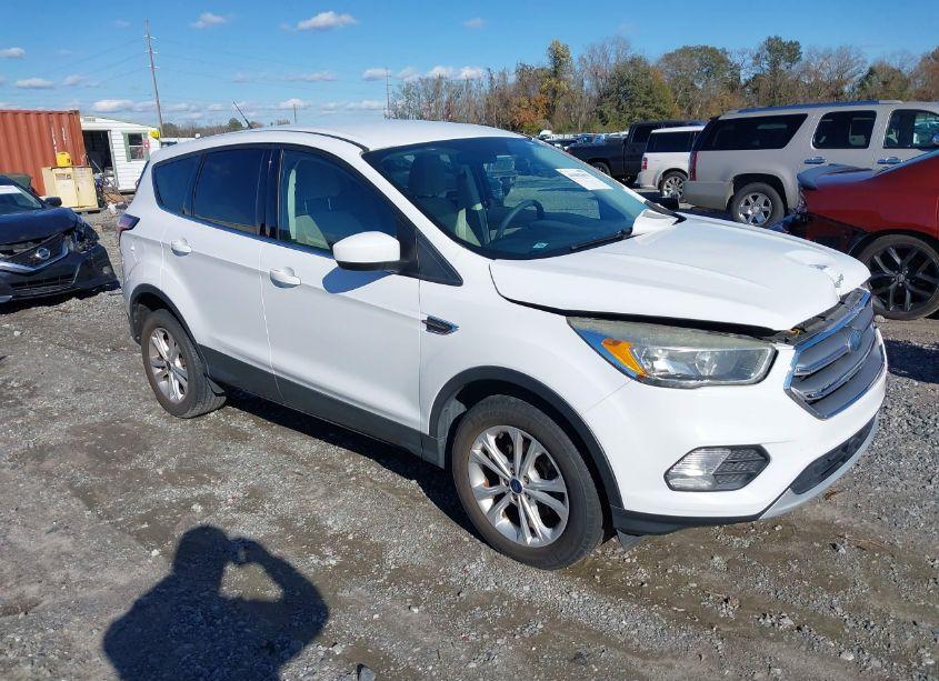 2017 Ford Escape SE (VIN 1FMCU0GD3HUD91266) main photo