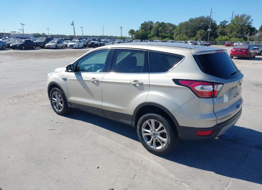 Photo 3 of 2017 Ford Escape SE (VIN 1FMCU0GD3HUD91901)