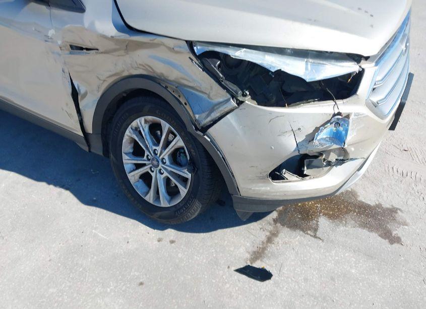 Photo 6 of 2017 Ford Escape SE (VIN 1FMCU0GD3HUD91901)