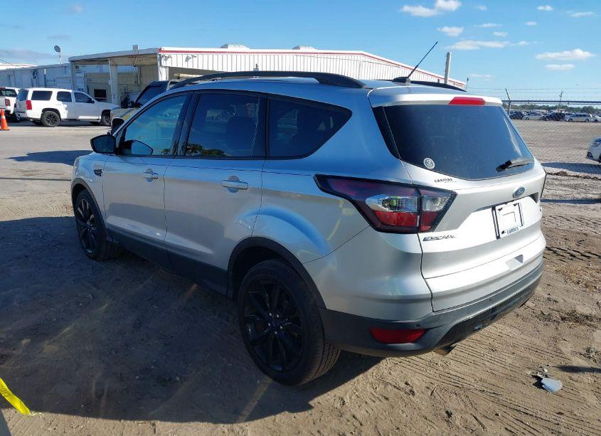 Photo 3 of 2017 Ford Escape SE (VIN 1FMCU0GD3HUE64782)