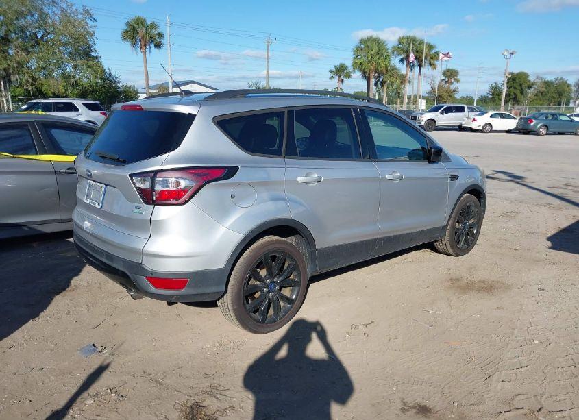 Photo 4 of 2017 Ford Escape SE (VIN 1FMCU0GD3HUE64782)