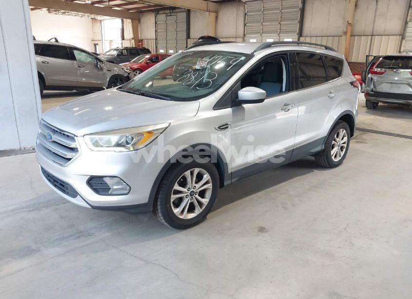 Photo 2 of 2017 Ford Escape SE (VIN 1FMCU0GD3HUE84496)