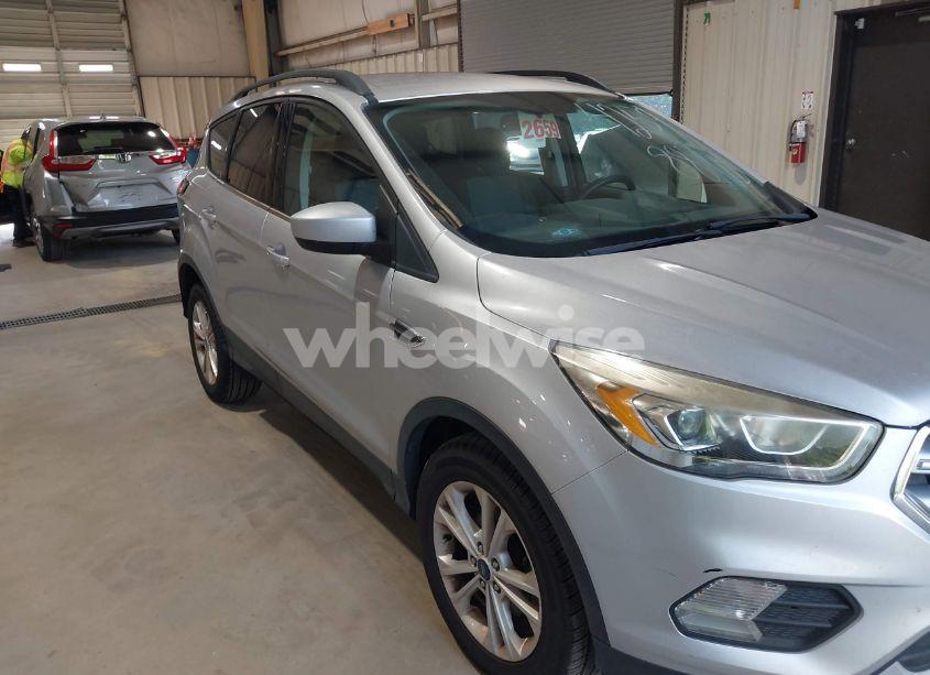 Photo 6 of 2017 Ford Escape SE (VIN 1FMCU0GD3HUE84496)