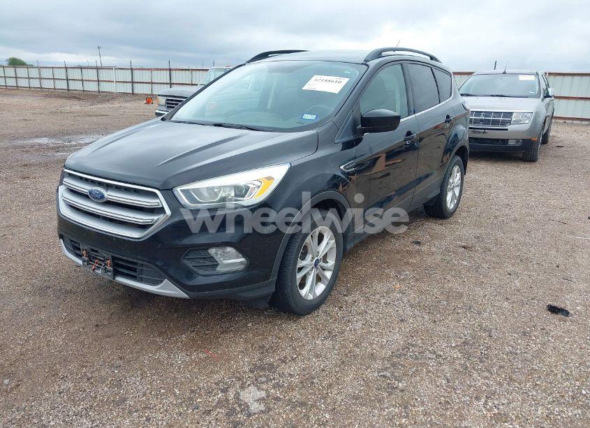Photo 2 of 2017 Ford Escape SE (VIN 1FMCU0GD3HUF06237)