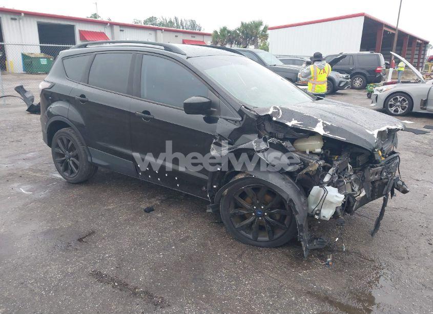 2018 Ford Escape SE (VIN 1FMCU0GD3JUA02082) main photo