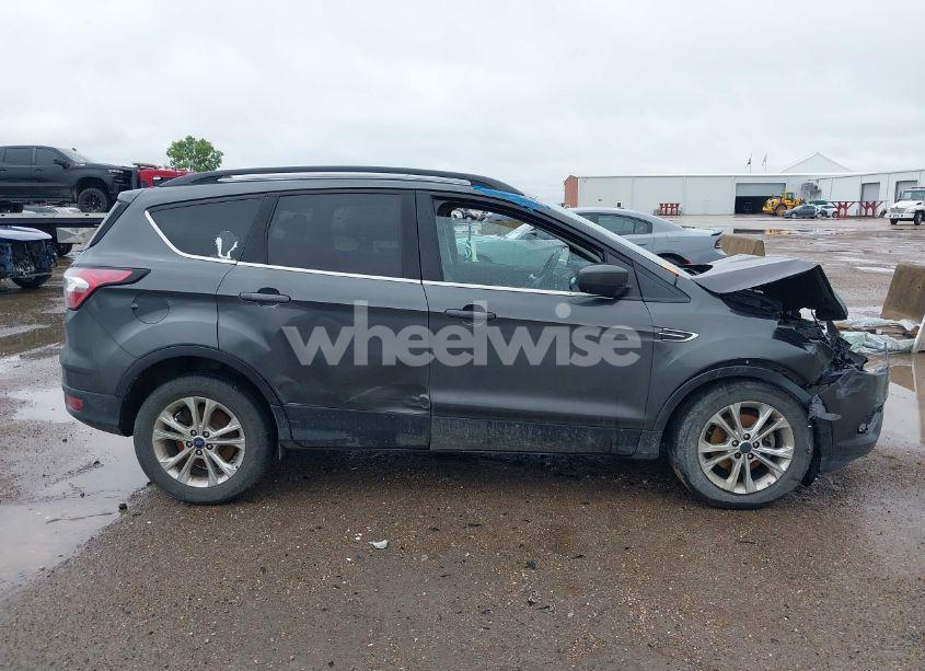 Photo 12 of 2018 Ford Escape SE (VIN 1FMCU0GD3JUA12515)
