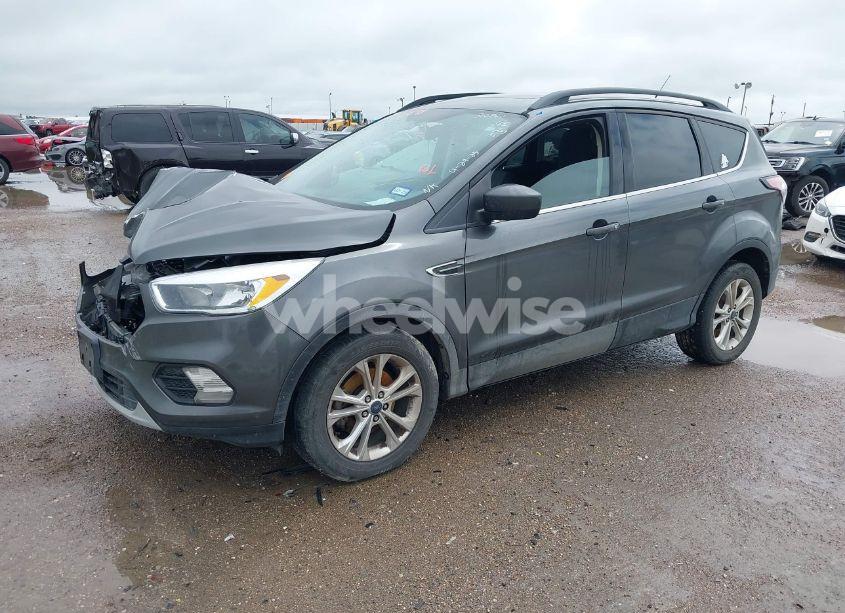 Photo 2 of 2018 Ford Escape SE (VIN 1FMCU0GD3JUA12515)