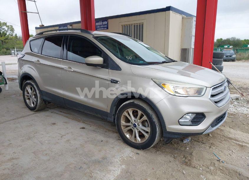 2018 Ford Escape SE (VIN 1FMCU0GD3JUA79633) main photo