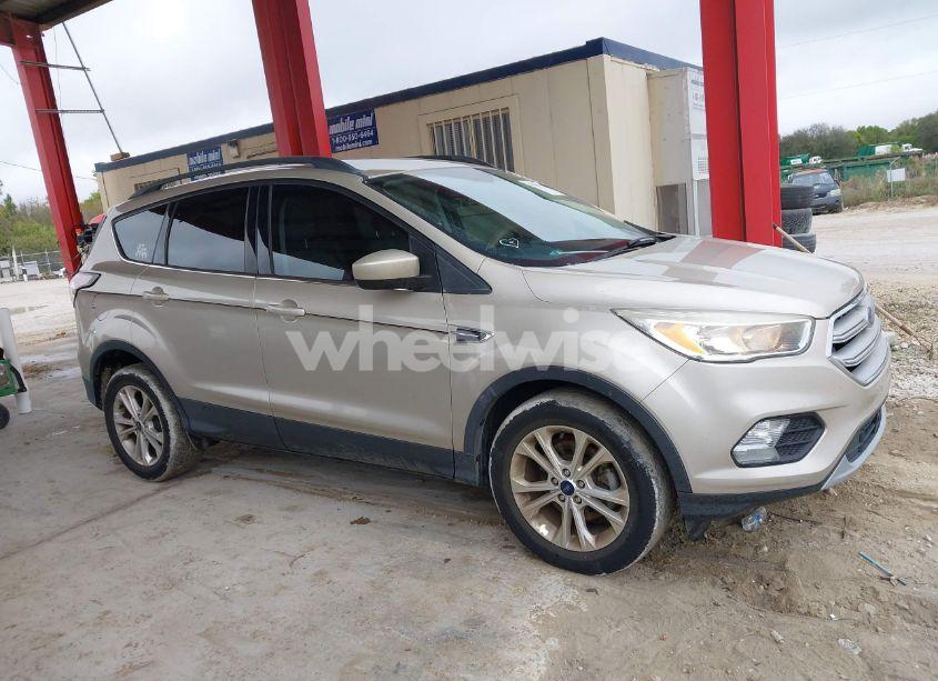 Photo 13 of 2018 Ford Escape SE (VIN 1FMCU0GD3JUA79633)