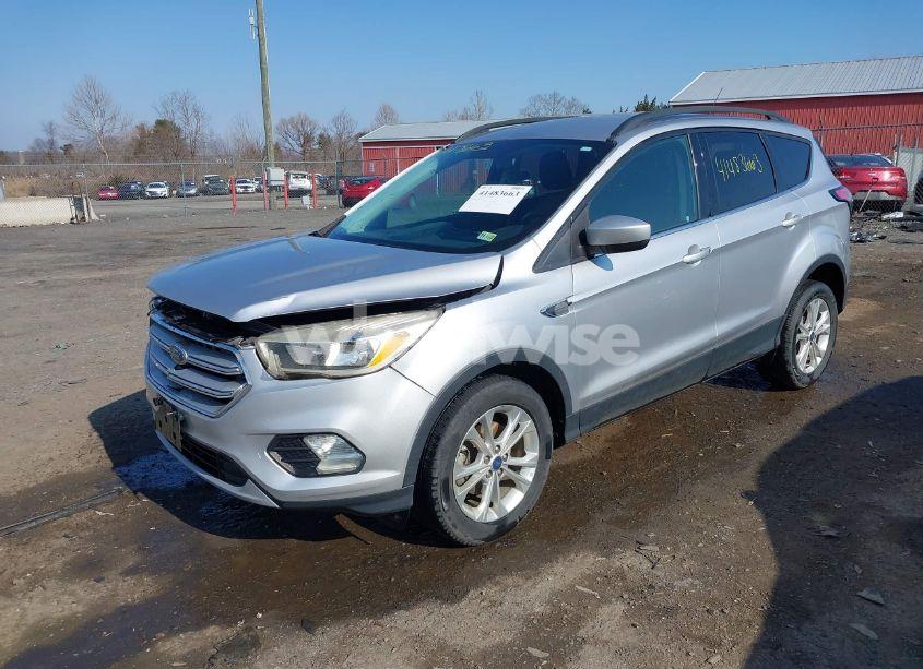 Photo 2 of 2018 Ford Escape SE (VIN 1FMCU0GD3JUB15708)