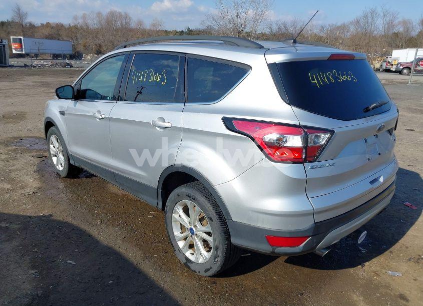 Photo 3 of 2018 Ford Escape SE (VIN 1FMCU0GD3JUB15708)