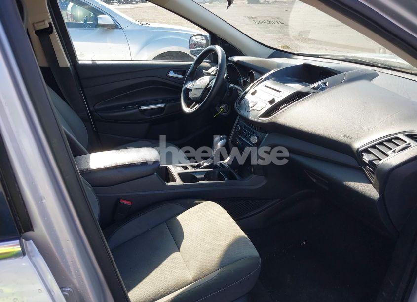 Photo 5 of 2018 Ford Escape SE (VIN 1FMCU0GD3JUB15708)