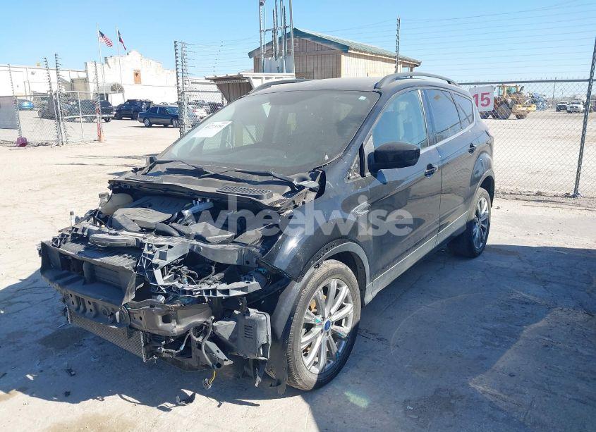 Photo 2 of 2018 Ford Escape SE (VIN 1FMCU0GD3JUB31620)