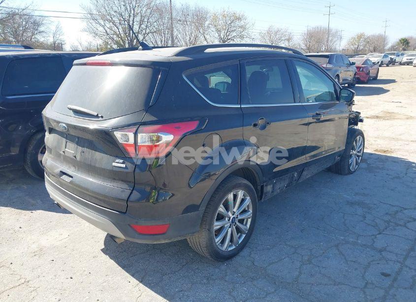 Photo 4 of 2018 Ford Escape SE (VIN 1FMCU0GD3JUB31620)